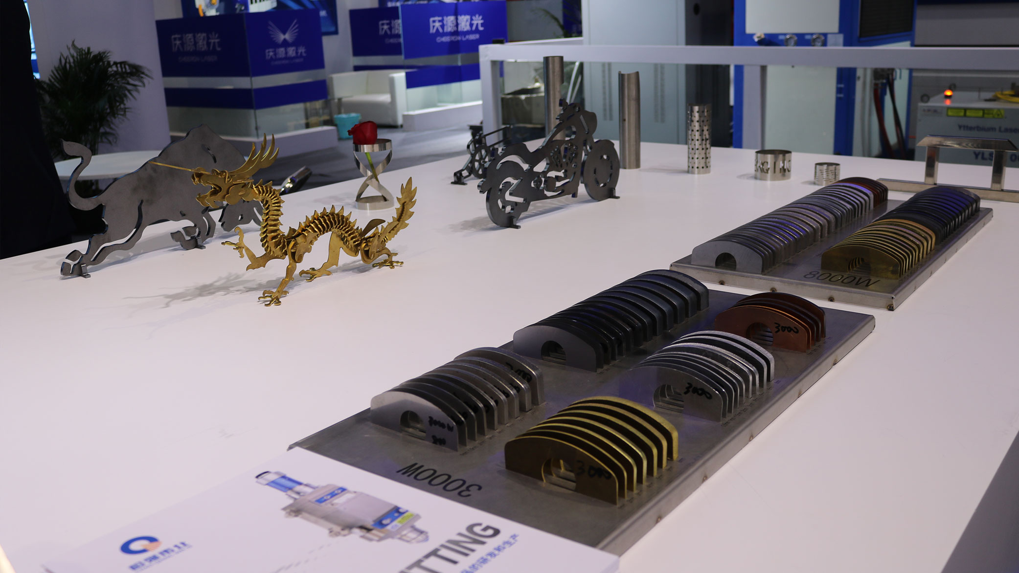 使用光纖激光切割機(jī)切割厚金屬板的注意事項(xiàng)